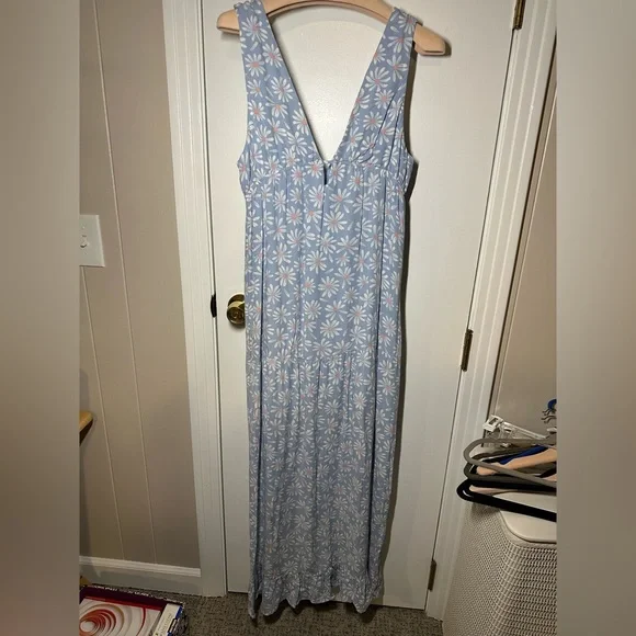 Love Tree | Dresses | Nwot Love Tree Daisy Maxi Dress | Poshmark